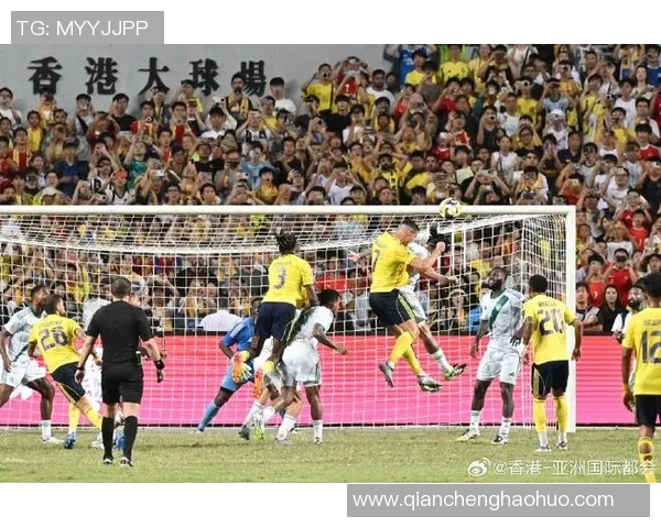 足球巨星精彩瞬间集锦 展现球场魅力与技巧的极致表现